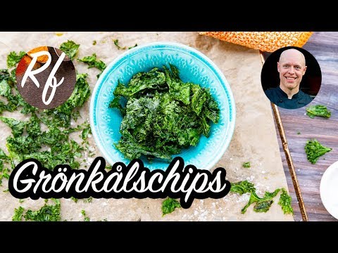 Grönkål som du torkar i ugnen med olivolja och salt blir knapriga och goda som chips.>