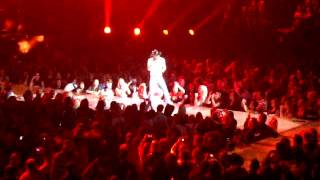 Tim McGraw - Maybe We Should Just Sleep On It (Xcel Energy Center)