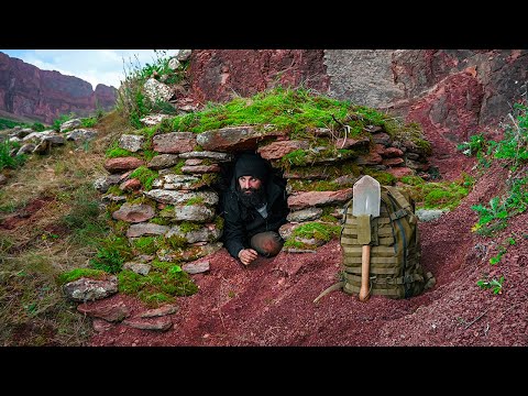 Building stone survival shelter in RED CANYONS | Catch and Cook crayfish found in the river