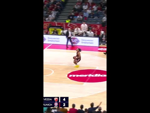 Carsen Edwards with the must-see play!