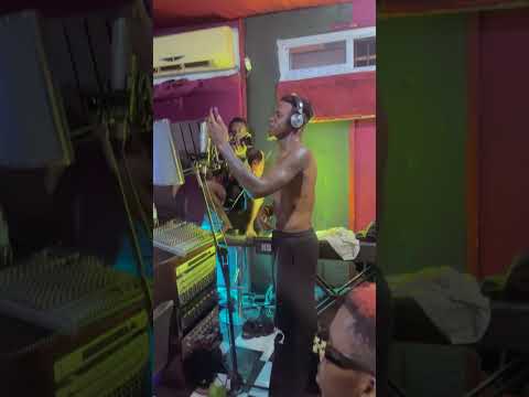 Happy d'Efoulan Gifto Le Russe et watto de Souza au studio chez SKYLAND STUDIO