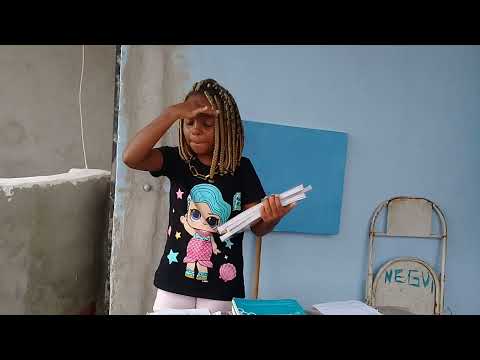 olha que aconteceu e a professora  olha o  que a  professora faz parte 8 cara que hoje e o fim