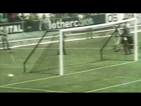 Jogador do Marília protagoniza lance que nem Pelé foi capaz de realizar