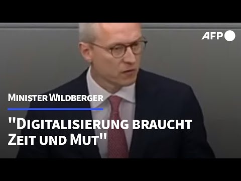 Video Thumbnail: Digitalminister Wildberger: Digitalisierung braucht Zeit und Mut | AFP