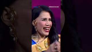 Download lagu Bunda Rita Sugiarto Palsu Suaranya Mengegelar #shorts #kdi #kdi2023 #shortslucu mp3