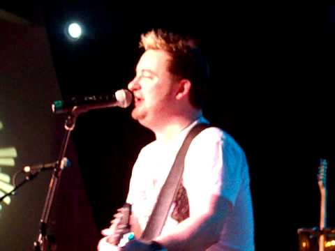 Glen Mitchell singing Livin our Love Song 3/19/11 Aurburn Hills, MI