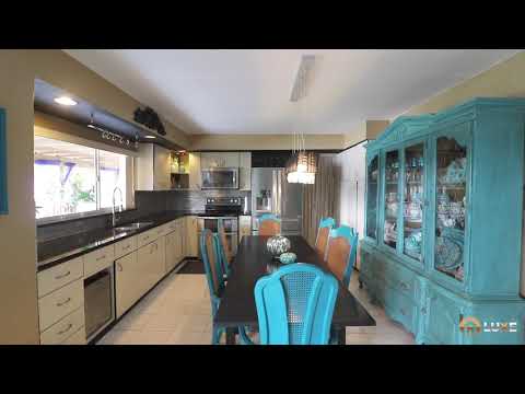 9334 SW 144 Place | The Hammocks | Lakefront Gem