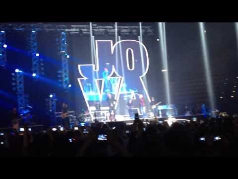 Luca Carboni e Lorenzo "Jovanotti" live a Bologna "Puttane e Spose" HD