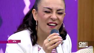 Fatma Turgut- Bir Varmış Bir Yokmuş (CNN Afiş Akustik Performans)