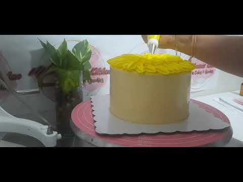 Sunflower 🌻  Cake