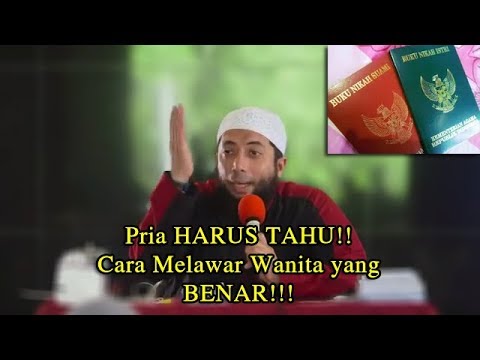 Materi meningkatkan potensi Palu Thor tetes tersedia di atas meja di St. Petersburg