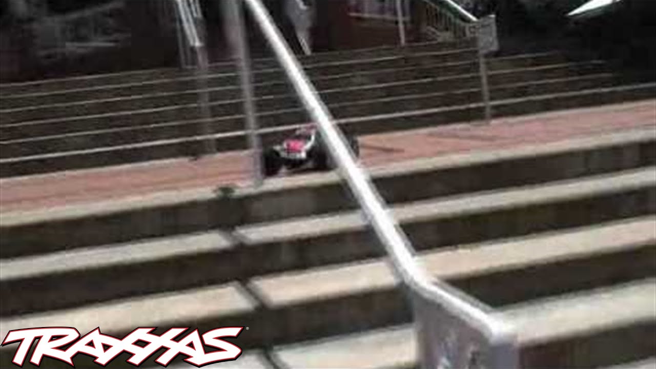 RC auto Traxxas Nitro Revo 1:8 TQi s BlueTooth RTR, zelená