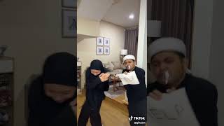 Download lagu nih guys perbedaan istri bang Rizki Aulia di tik tok dan di YouTube di YouTube malu² di tik tok gak🤭 mp3