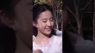 Download lagu di balik syuting film return of the condor heroes thn 2006 mp3