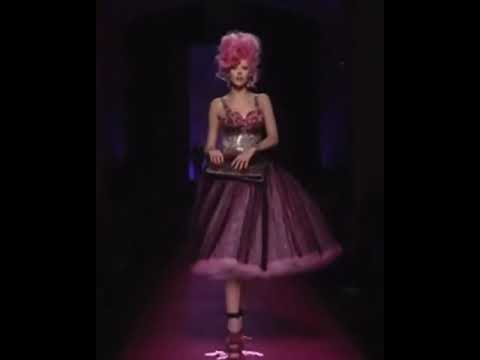 Thumbnail for A tribute to Amy Winehouse, Frida Gustavsson walks the Jean Paul Gaultier Couture by Amy winehouse frida