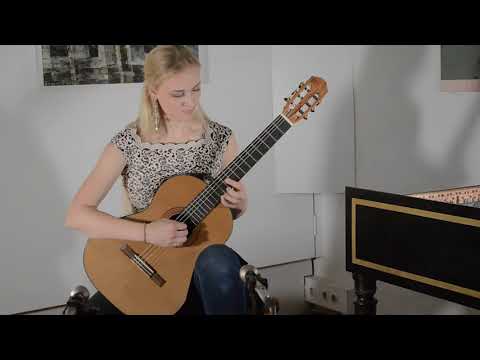 Julia Trintschuk plays "Berliner Tango" by Sebastian Pecznik