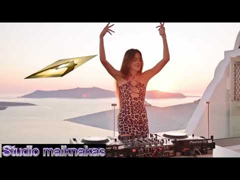 Xenia Diamond DJ - Live Santorini - Techno-Italo Disco !!