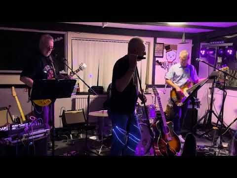 4 Play, Pump It Up. Saturday 28th October 2023