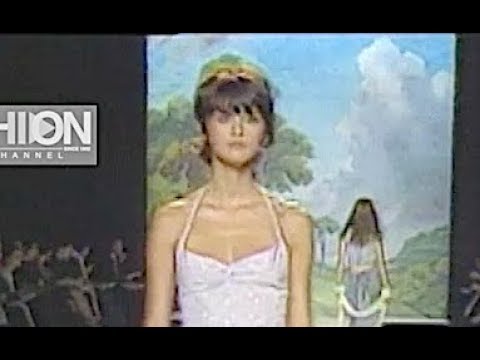 ANNA SUI Spring Summer 2000 New York - Fashion Channel