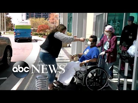 ニューヨークのICU患者数、パンデミック後初めて減少 (Number of ICU patients in New York falls for 1st time since the pandemic)