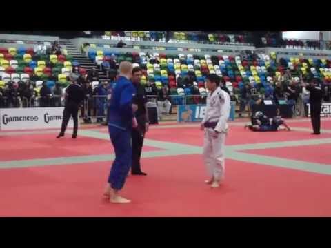Muujig Altantugs vs Tommi Pulkkanen - IBJJF London Winter Open 2015 - Purple Adult - Feather