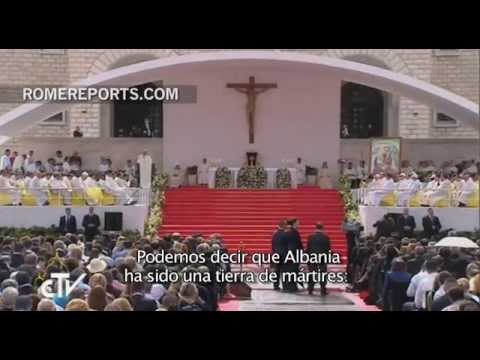 El papa agradece el testimonio de fe de los albaneses