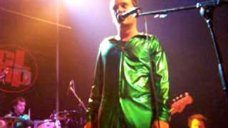 Love of Lesbian - Te hiero mucho (historia del amante guisante) (directo Mataró)