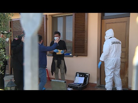 Uccisa a coltellate in casa, il marito ricoverato in psichiatria: slitta l'interrogatorio