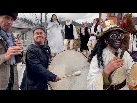 New Year's traditions in Nereju, Vrancea. "Ploughmen" on the first day of 2022!