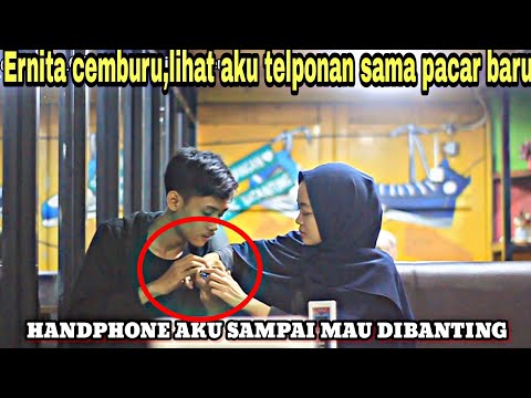 reaksi-mantan-lihat-aku-telponan-mesra-sama-padar-baru