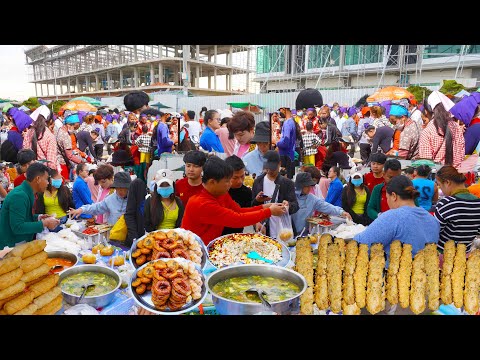 Factory workers' street food, cheap street food breakfast, street food for factory workers