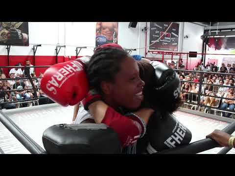 Maria Carolina x Izamara Mendes - Nak Muay Champ 2