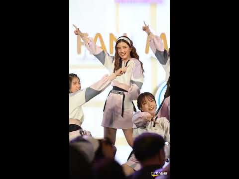 Focus Juné BNK48 [Fancam] - Tsukino Season (ฤดูใหม่) @TinTen Fan Meeting 030462