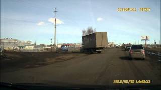 preview picture of video 'Авария на улице Янаульской в Нефтекамске'