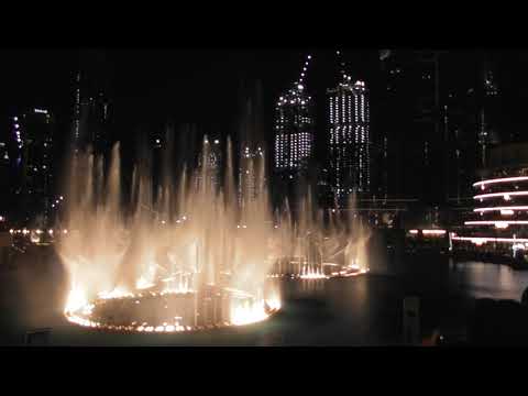 2019-11-27 Wasserspiele neben der Dubai Mall / Waterballet at night