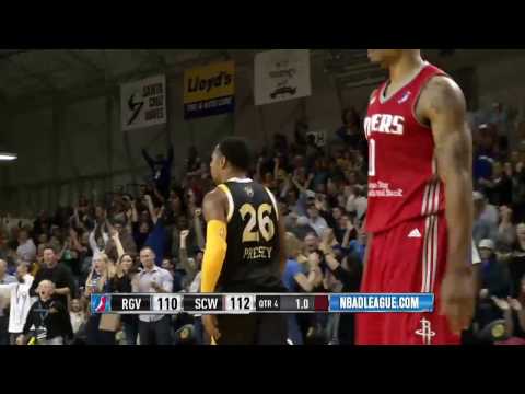 Phil Pressey Drives in for the Game-Winner in Santa Cruz!