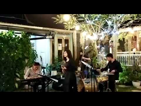 Afro Blue - Erik Sondhy Feat: Evony Arty ( 5 best Finalist Rising star Indonesia )