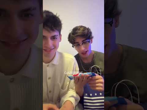 040226 Q_ARE - Jota y Seba (Livestream en Tiktok e Instagram)