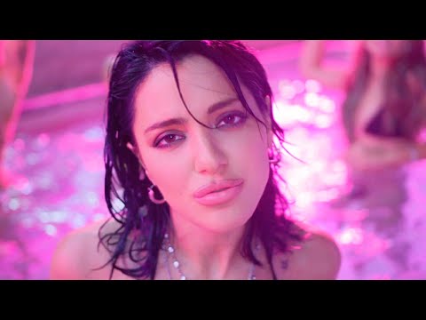 NIKI DEMAR - B!TCH (Official Music VIdeo)