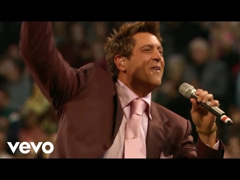 Ernie Haase & Signature Sound - Glory To God In The Highest (Live)
