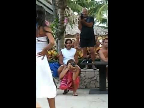 Viva Dominicus Beach..Eridania e Angie sfilano..Agosto 2011..parte 2