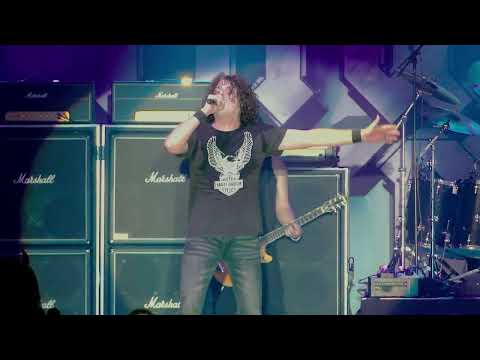 Thunderstruck: America's AC/DC - High Voltage (Live) - Pro Shot