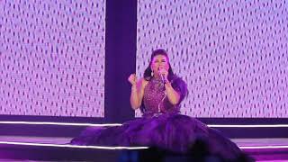 Regine Velasquez, naiyak at humagulgol sa concert habang kinakantahan ang ama!