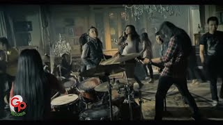 Andra And The Backbone - Cliche (Official Music Video)