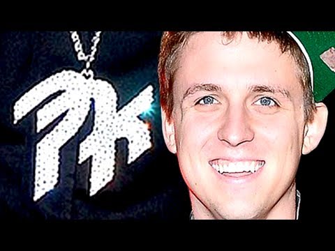 Pikej na imprezie Playboya! [plotek]