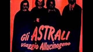 Kadr z teledysku Non siamo come voi tekst piosenki Gli Astrali