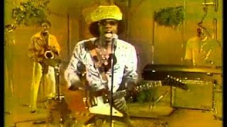 JOHNNY GUITAR WATSON AIN&#39;T THAT A BITCH!