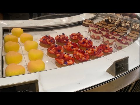 2022 London Harrods Chocolate Hall and  bake hall Delicious Dessert and cake伦敦哈罗斯百的巧克力和蛋糕甜品