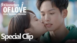 Download lagu Cinta Sembilan Kilometer  | Special Clip Berjanji Padamu | 九千米爱情 | WeTV 【INDO SUB】 mp3