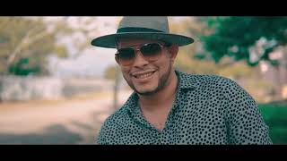 Otro En Su Cama Music Video